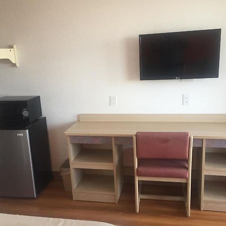 Motel 6 Lost Hills / Buttonwillow Racetrack Bagian luar foto