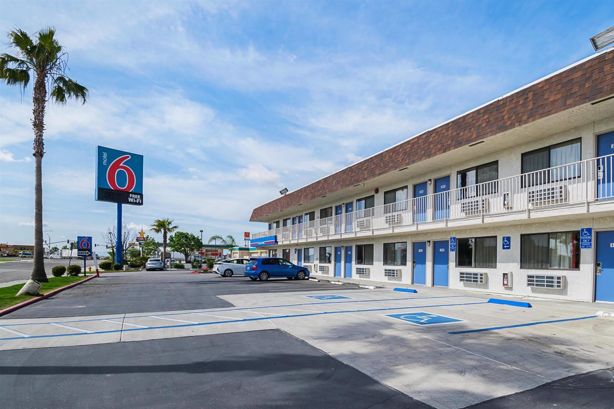 Motel 6 Lost Hills / Buttonwillow Racetrack Bagian luar foto