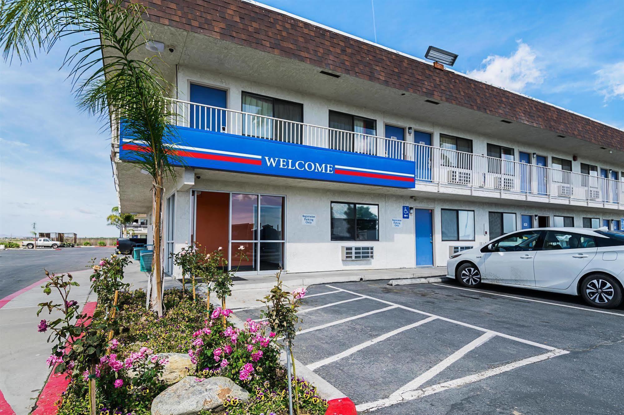 Motel 6 Lost Hills / Buttonwillow Racetrack Bagian luar foto