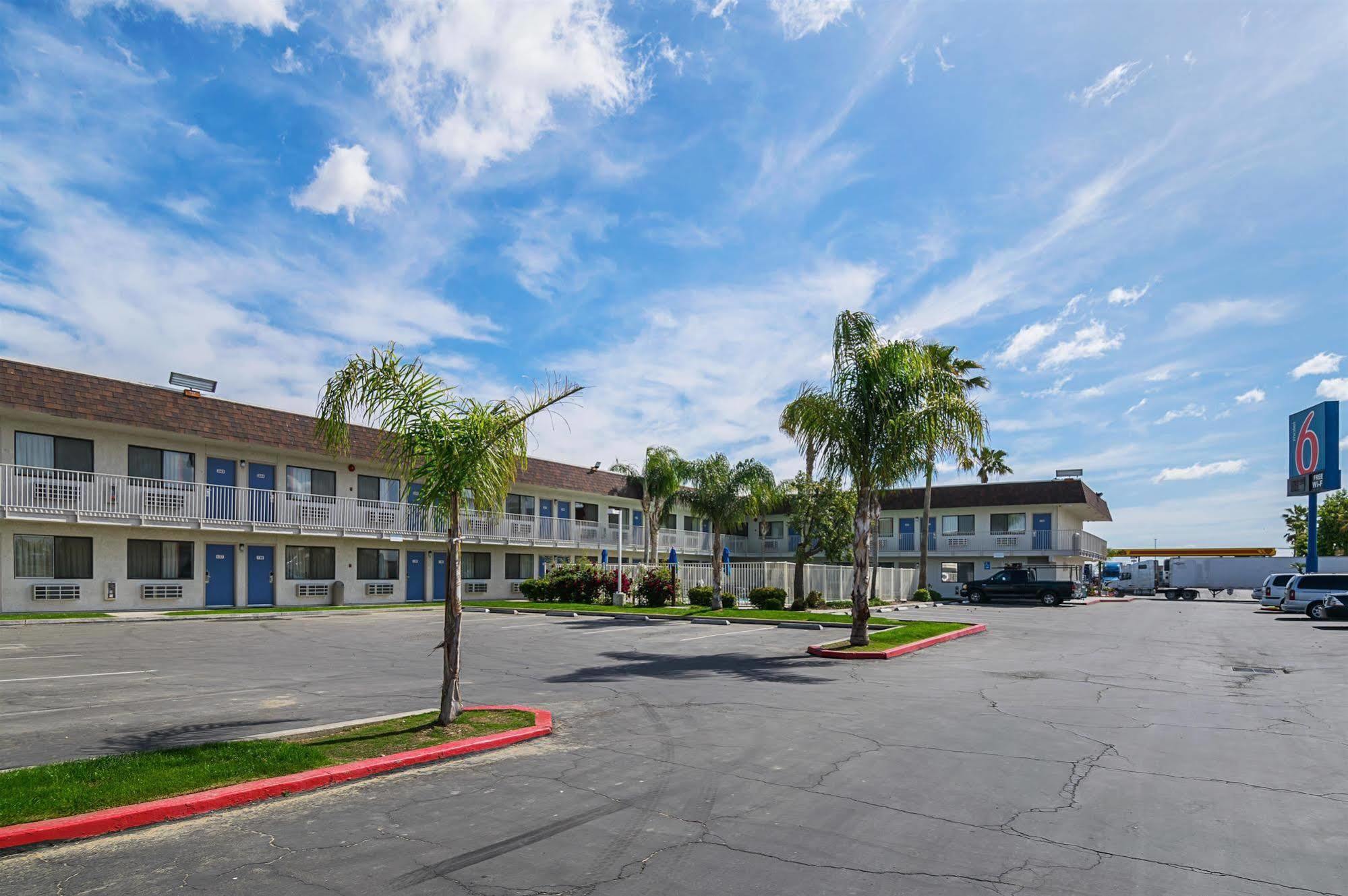 Motel 6 Lost Hills / Buttonwillow Racetrack Bagian luar foto